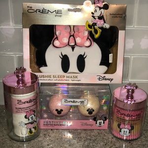 ✨NWT✨ Disney Minnie Mouse x The Crème Shop Spa Beauty Bundle Package